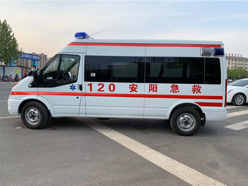 國六福特V348長軸中頂救護車